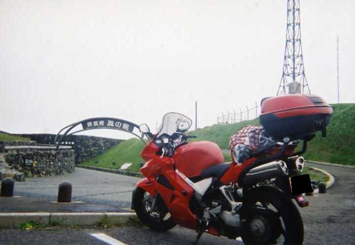 img037