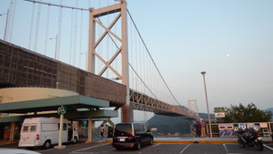 彣